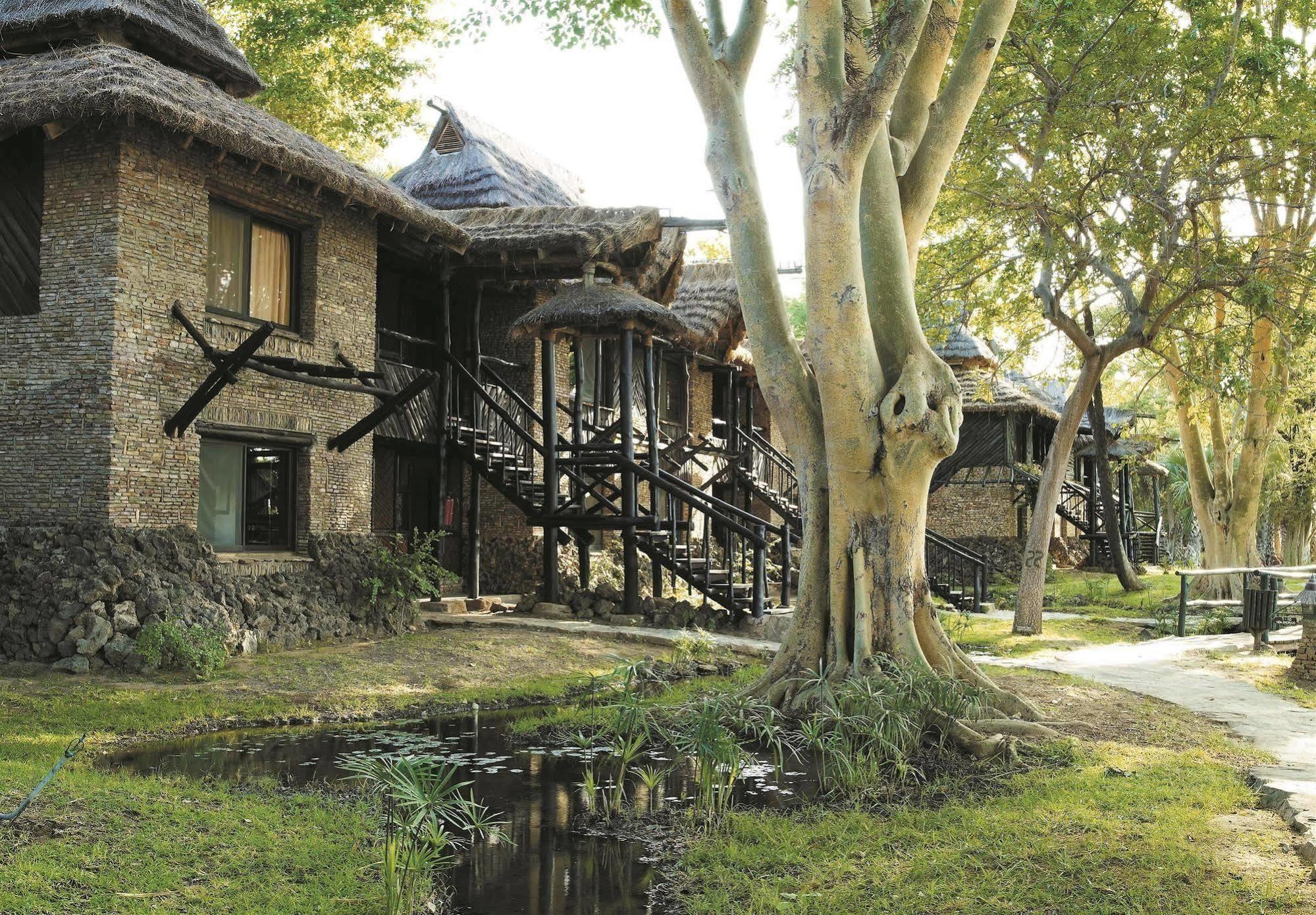Sarova Shaba Game Lodge Archers Post Екстериор снимка