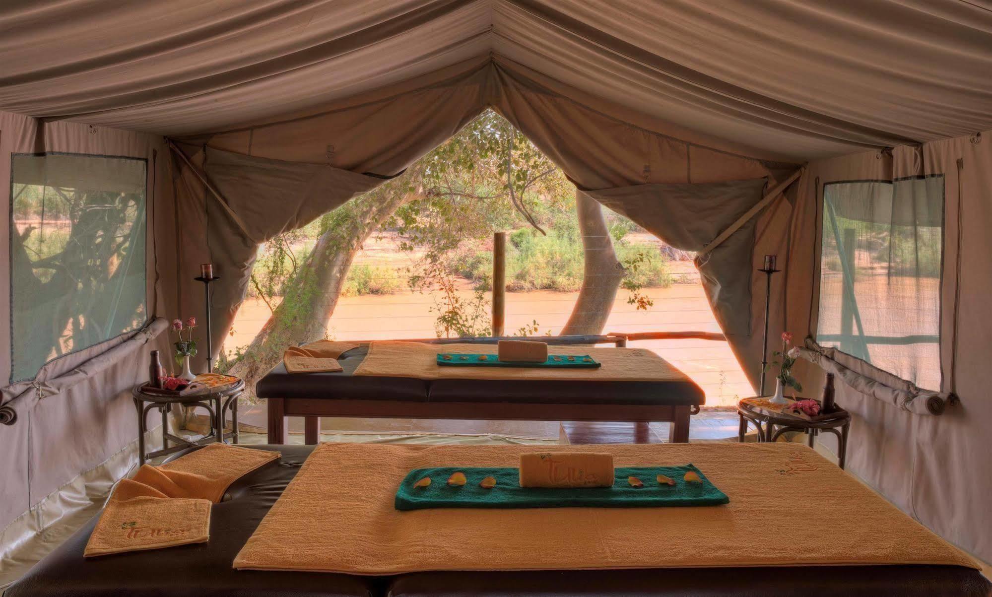Sarova Shaba Game Lodge Archers Post Екстериор снимка