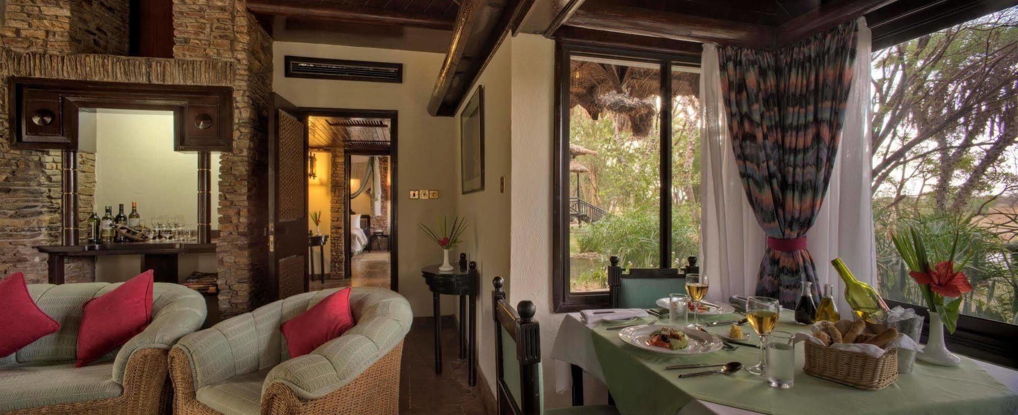 Sarova Shaba Game Lodge Archers Post Екстериор снимка