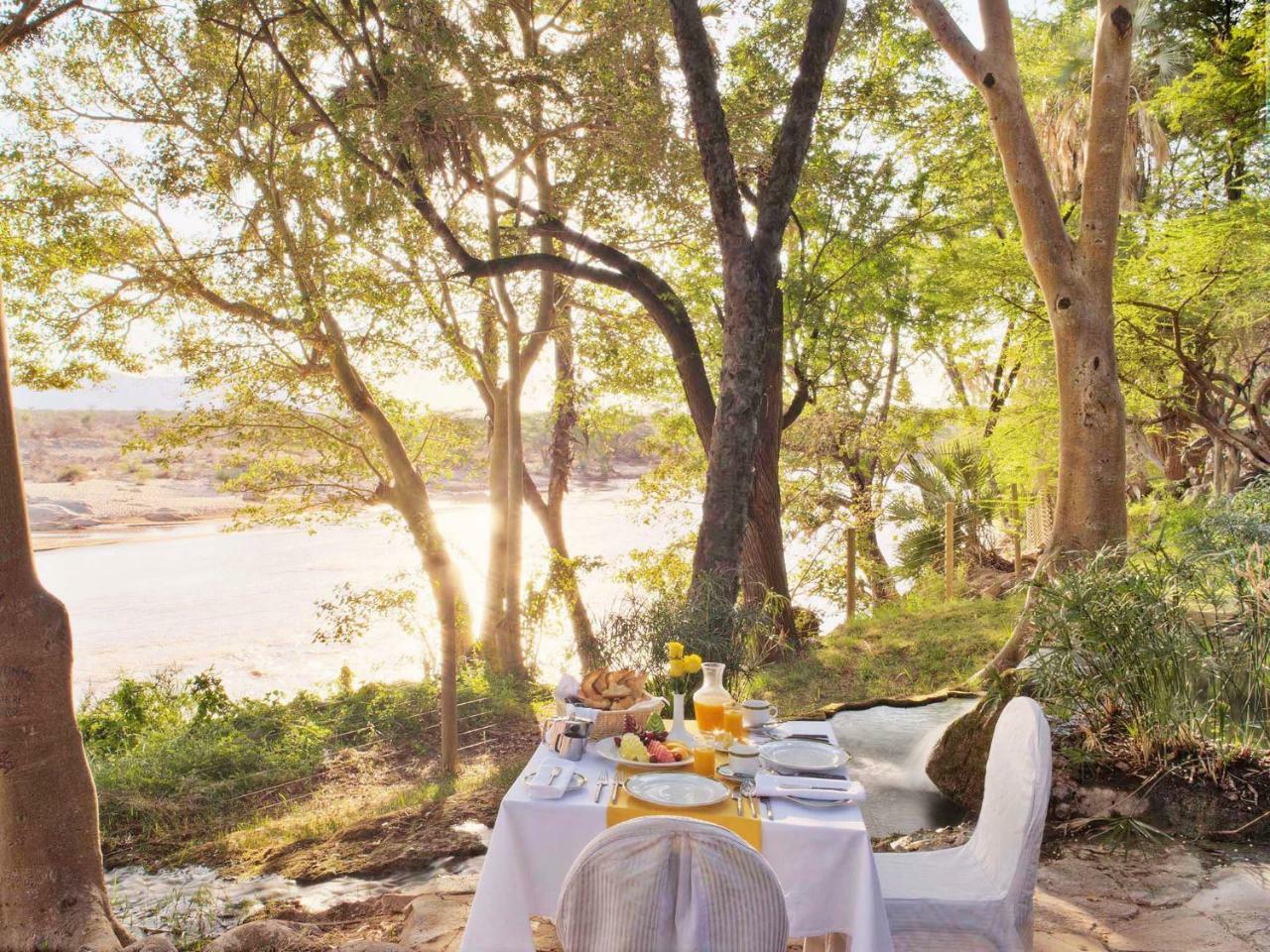 Sarova Shaba Game Lodge Archers Post Екстериор снимка